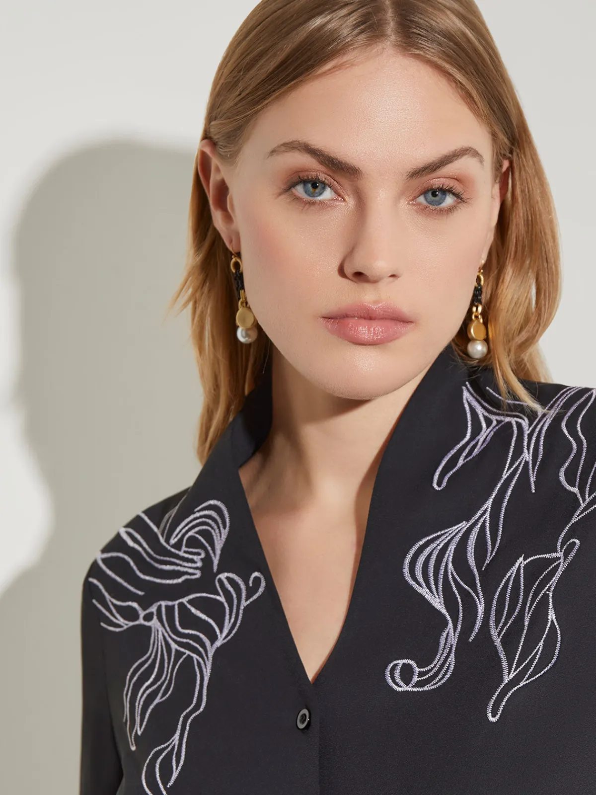 Blouses & Shirts|Tops & Tees|Misook Abstract Stitch Embroidered Button-Front Crepe Blouse Black/White