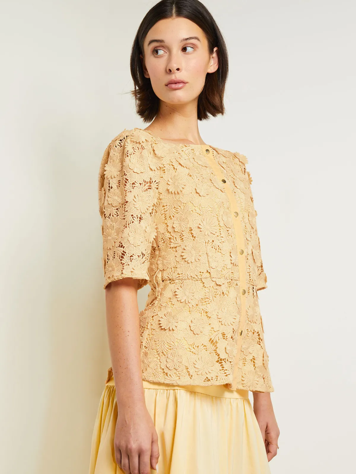 Blouses & Shirts|Tops & Tees|Misook Belted Button Front Blouse - Floral Applique Woven PaleGold