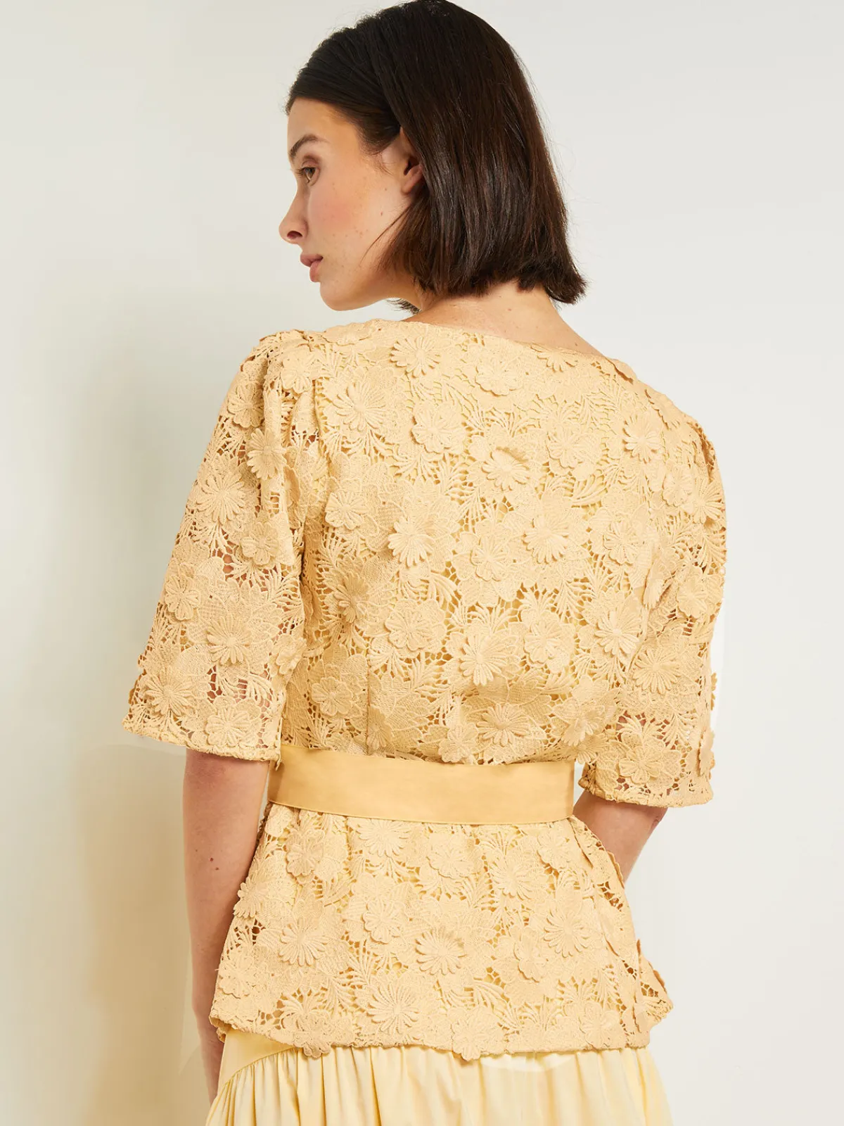 Blouses & Shirts|Tops & Tees|Misook Belted Button Front Blouse - Floral Applique Woven PaleGold
