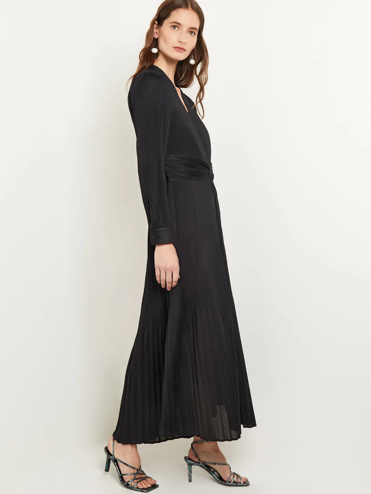 Dresses|Misook Fit-and-Flare Pleated Woven Maxi Dress Black