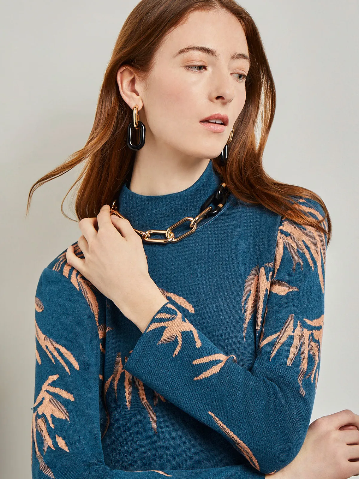Accessories|Necklaces|Misook Gold & Black Resin Oval Link Necklace Gold/Black