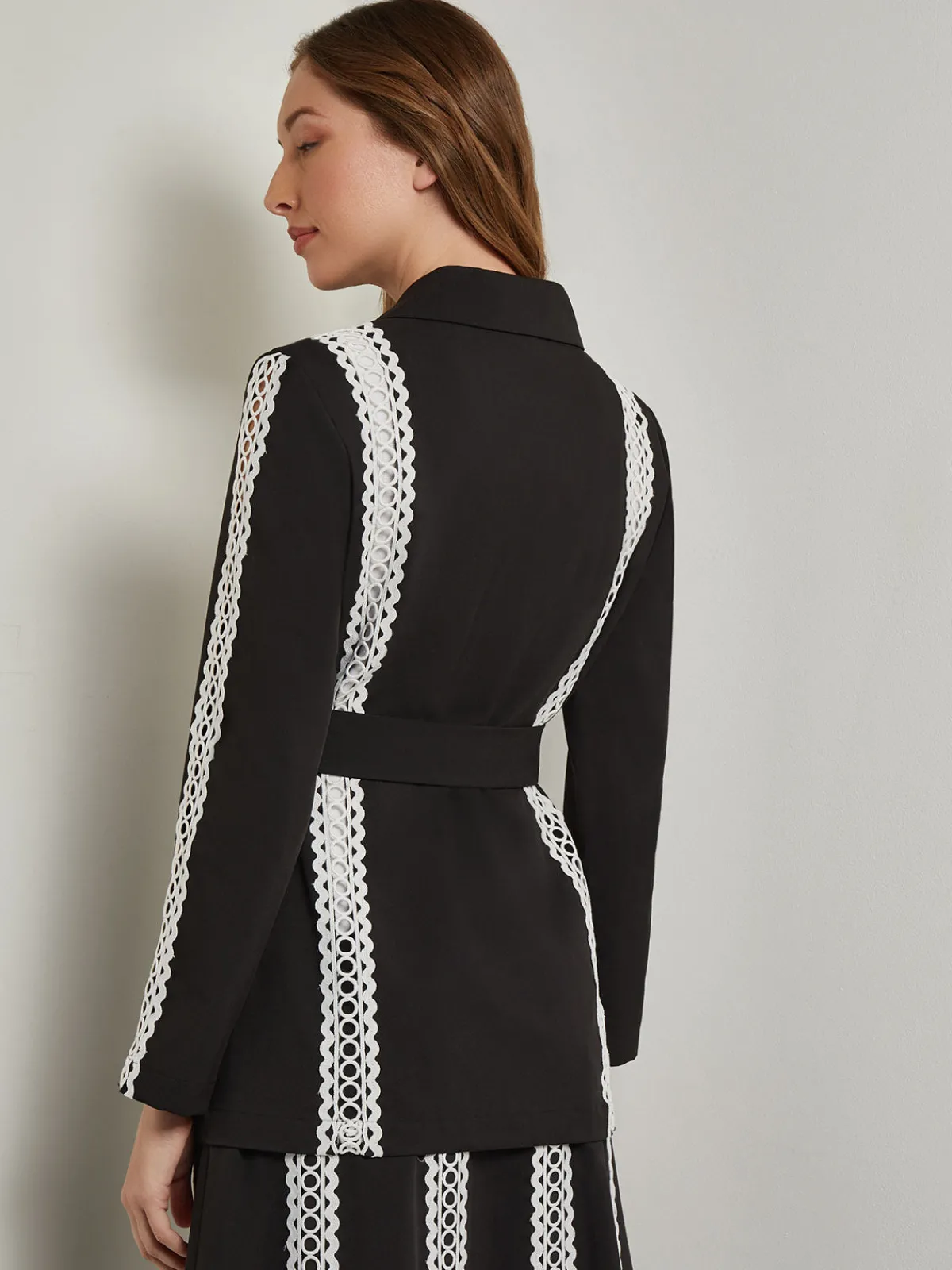Jackets & Coats|Misook Heritage Fit Jacket - Eyelet Trim Woven Twill Black/White