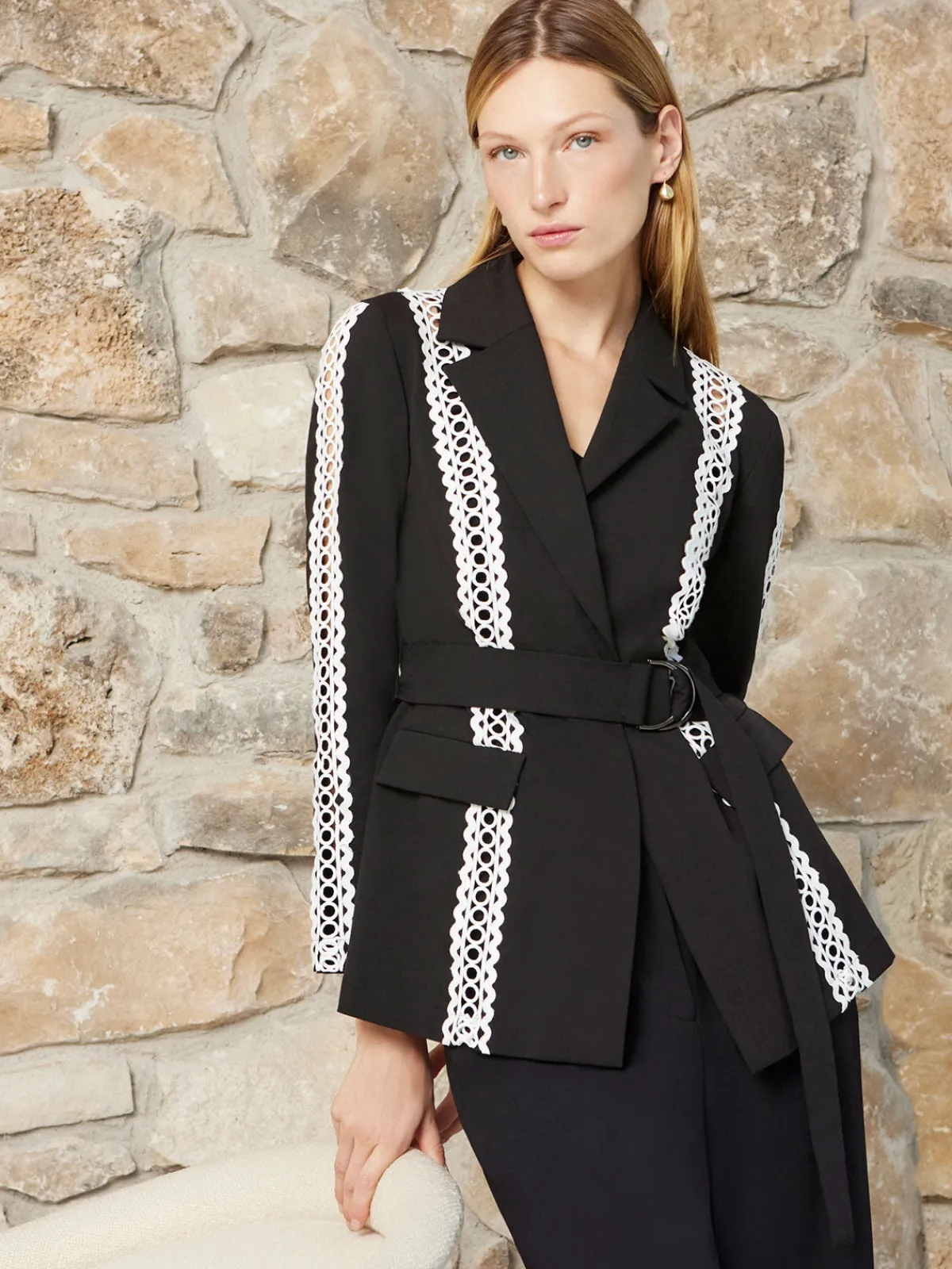 Jackets & Coats|Misook Heritage Fit Jacket - Eyelet Trim Woven Twill Black/White