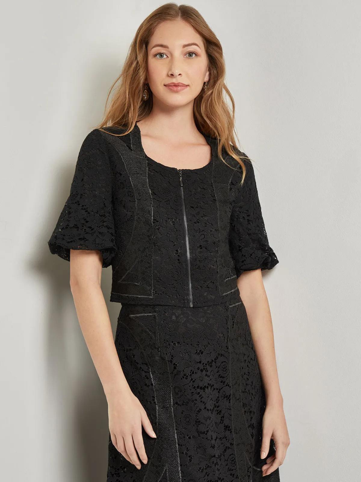 Blouses & Shirts|Tops & Tees|Misook Modern Fit Cropped Textural Woven Blouse Black