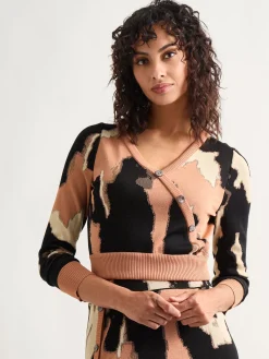 Tops & Tees|Misook Modern Fit Short Jacquard Soft Knit Sweater Top Goldenwood/Parchment/Black