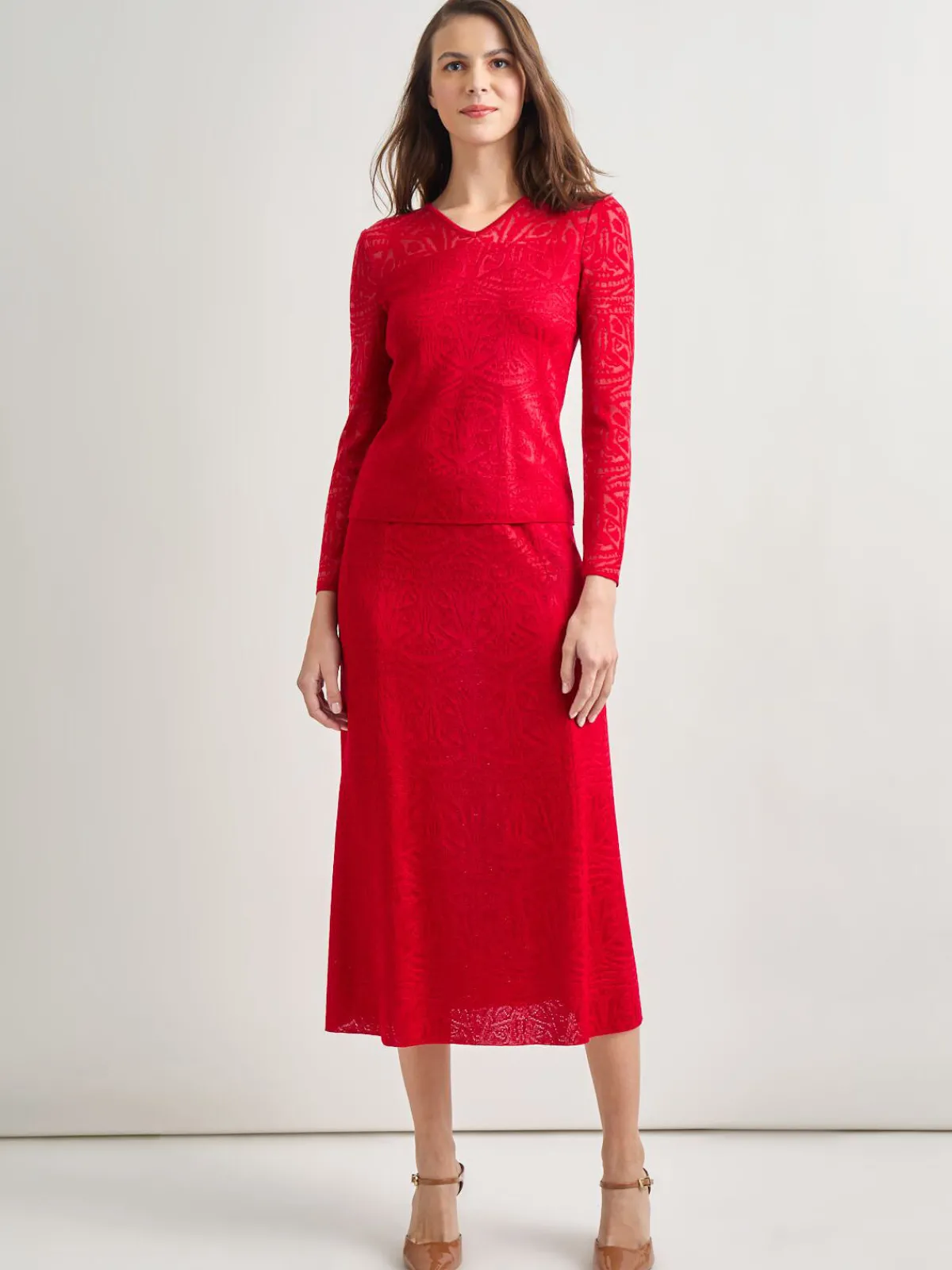 Tops & Tees|Misook Tonal Patterned V-Neck Burnout Knit Top Rouge