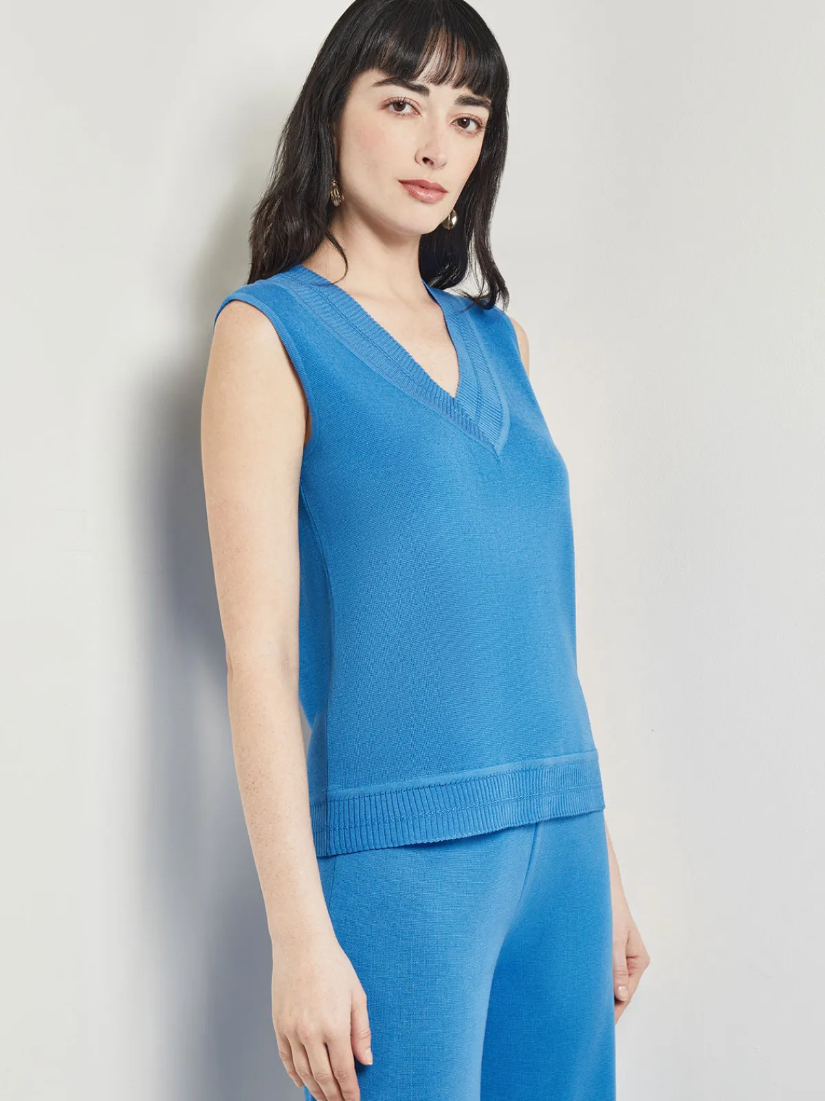 Tops & Tees|Tanks|Misook V-Neck Tank - Ribbed Detail Flat Knit AdriaticBlue