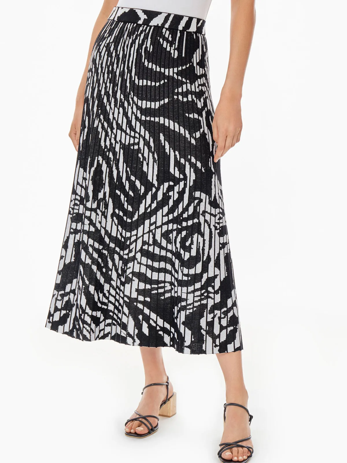 Skirts|Misook Zebra Swirl Soft Knit Skirt Black/White